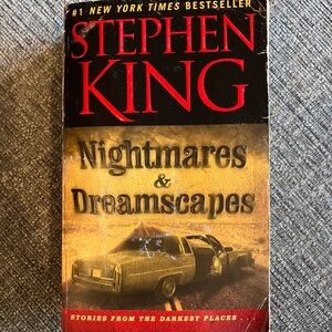 Stephen King paperback novel. Nightmares and dreamscapes.